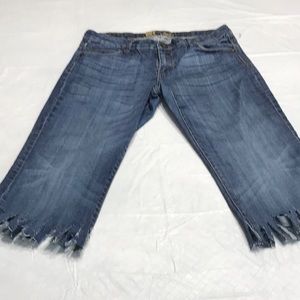 Kut From the Kloth~Denim Capris 🔷